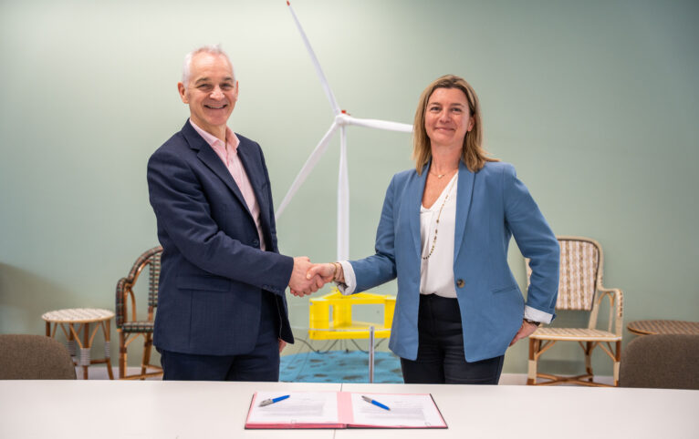 Willy Gauttier and Séverine Baudic signature of Ekwil joint venture creation
